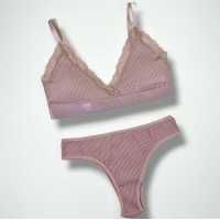 Комплект жіночий бюстгальтер чашка B.Push-up з трусиками "DOMINANT" розмір 70 (XS/S)