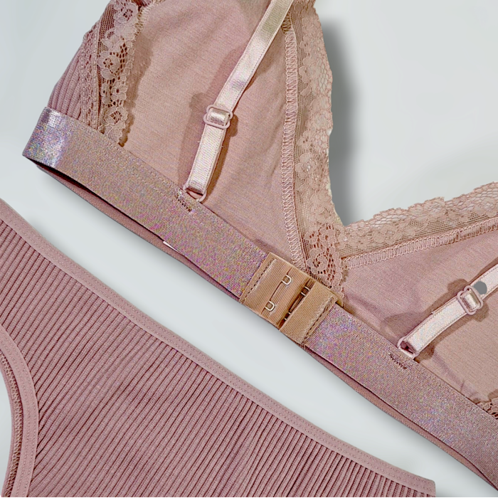 Комплект жіночий бюстгальтер чашка B.Push-up з трусиками "DOMINANT" розмір 70 (XS/S)