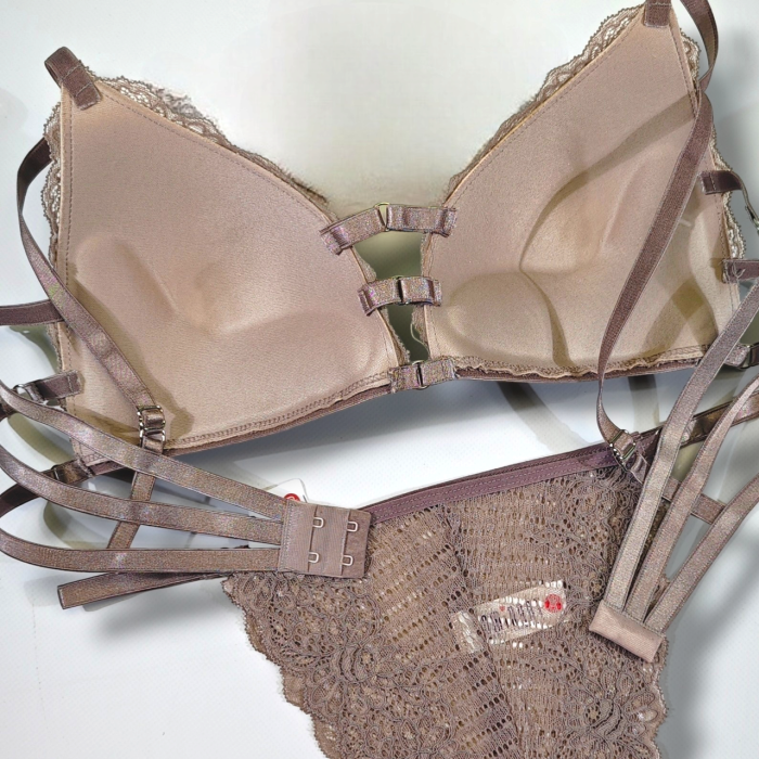 Комплект женский бюстгальтер чашка B. Push-up с трусиками  "DOMINANT" размер 80 (M)